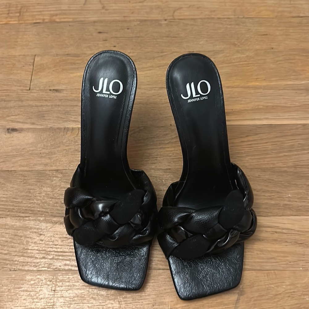 Jennifer Lopez trendy high heel sandals